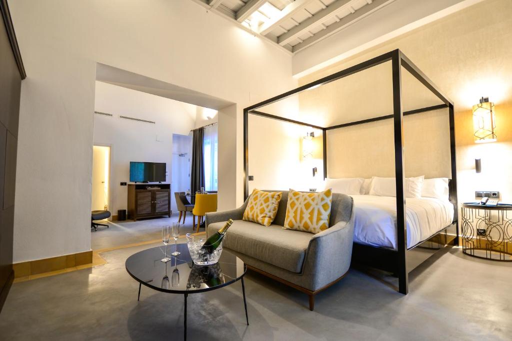 Hotel Legado Alcázar